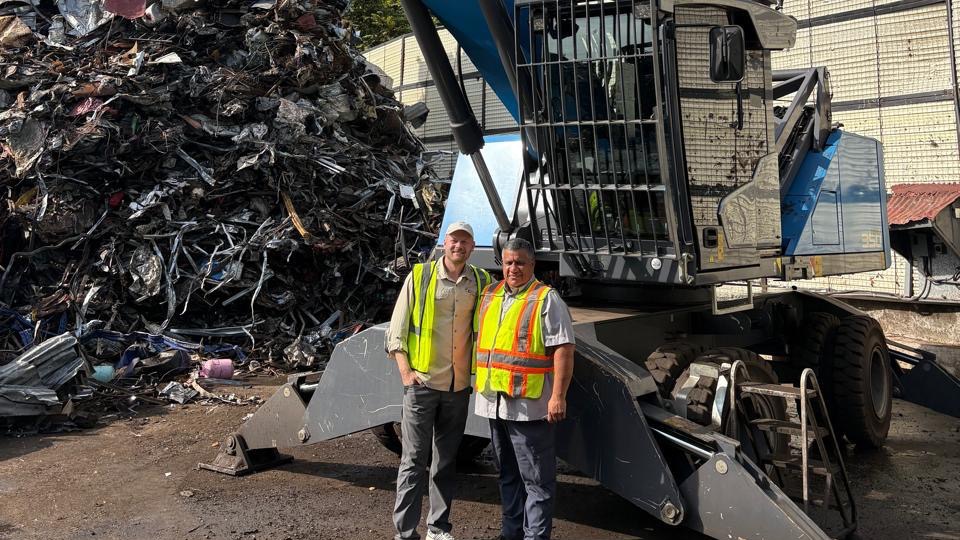 Fuchs Orange Peel Grapple Delivered in Panama, With Factory Training On Site